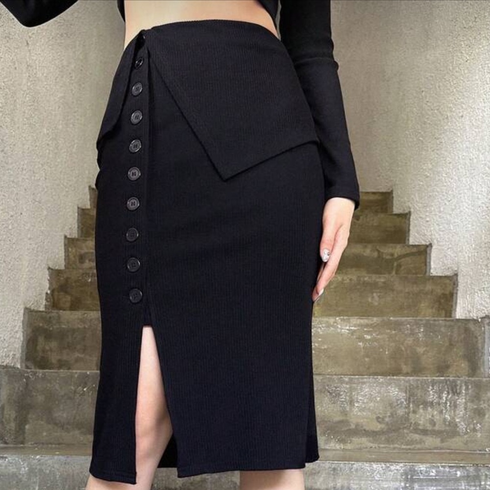 Sophisticated Black Button-Front Pencil Skirt